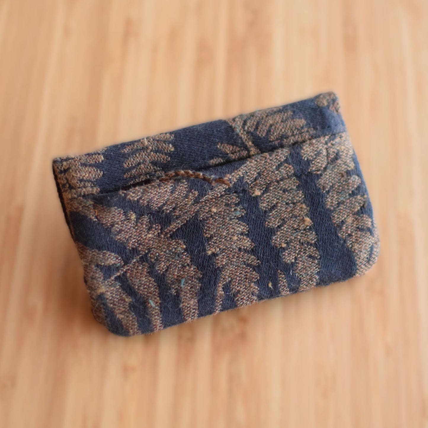 Mini Pung "Kicking Leaves"